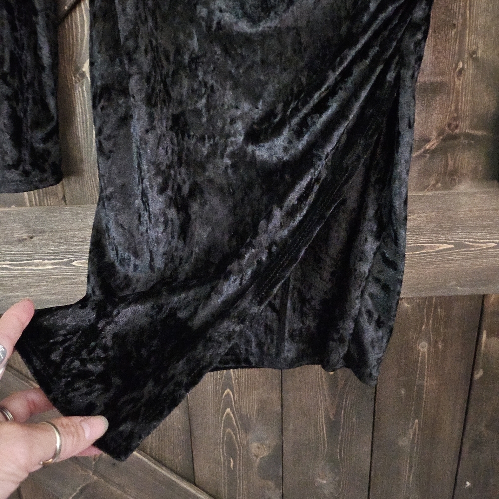 NWT Solid Black velvet wrap dress with long sleeve and v neckline. - Picture 4 of 7